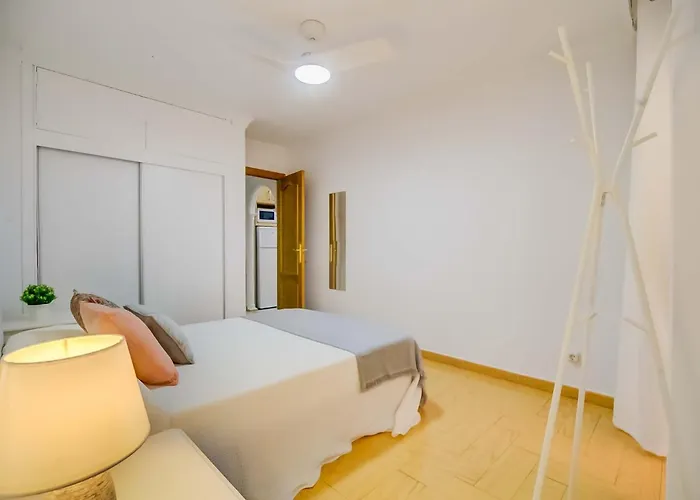 Apartment Yate Iv